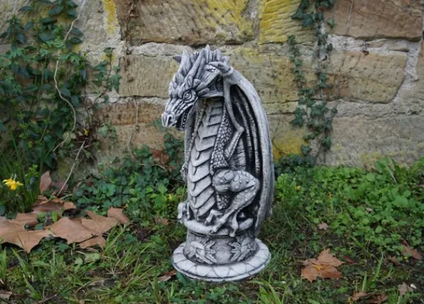 Gartendekoparadies Animaux-Alien sur un piédestal