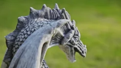 Gartendekoparadies Animaux-Alien sur un piédestal