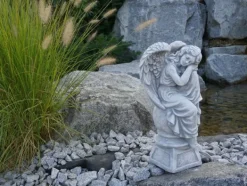Gartendekoparadies Enfants & Anges-Ange rêveur sur socle