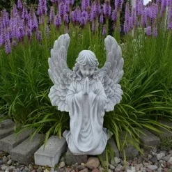 Gartendekoparadies Enfants & Anges-Ange soigneusement conçu