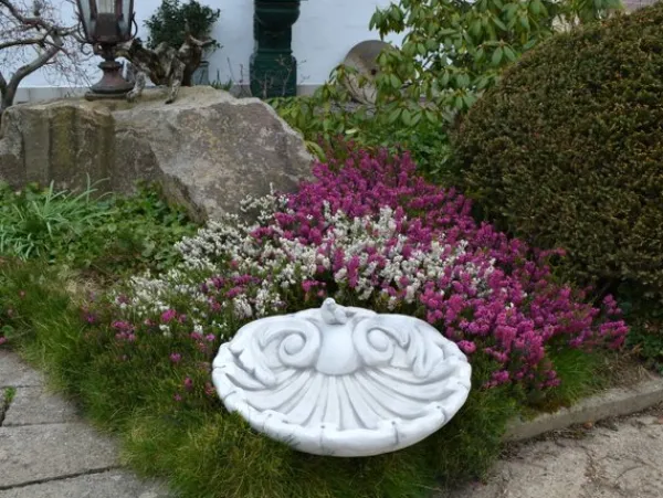 Gartendekoparadies Belle|Animaux-Bain d'oiseaux richement décoré