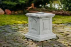 Gartendekoparadies Colonnes & Socles-Base avec deux reliefs