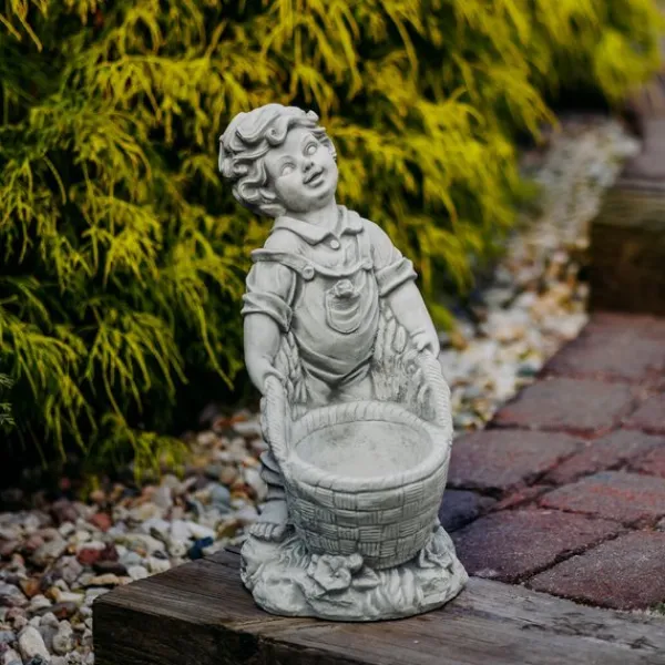 Gartendekoparadies Enfants & Anges|Jardinières-Beau garçon avec un panier de plantes