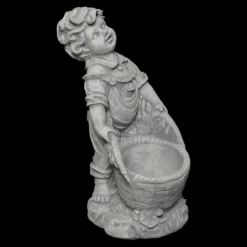 Gartendekoparadies Enfants & Anges|Jardinières-Beau garçon avec un panier de plantes