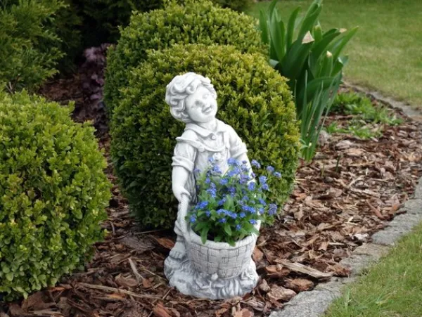 Gartendekoparadies Enfants & Anges|Jardinières-Beau garçon avec un panier de plantes