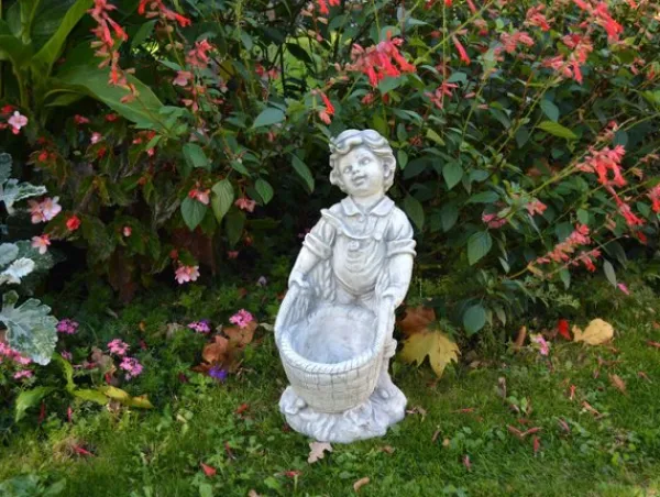 Gartendekoparadies Enfants & Anges|Jardinières-Beau garçon avec un panier de plantes