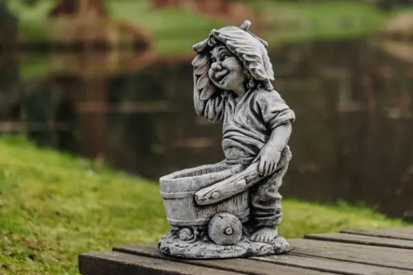 Gartendekoparadies Gnome-Ce gnome est vraiment occupé