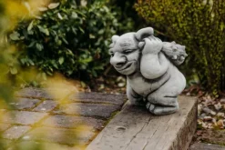 Gartendekoparadies Trolls-Ce troll se prend pour un Néandertalien