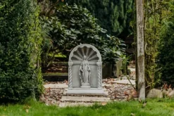 Gartendekoparadies Figures & Statues|Enfants & Anges-Chapelle avec la statue de Sainte-Marie