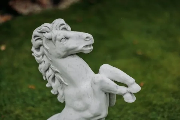 Gartendekoparadies Animaux-cheval qui danse