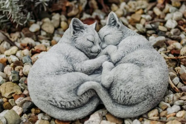 Gartendekoparadies Animaux-Couple de chats endormis