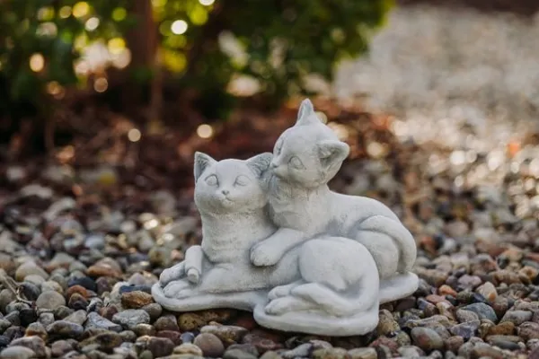 Gartendekoparadies Animaux-Couple de chats jouant