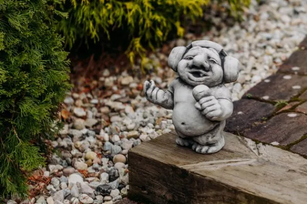 Gartendekoparadies Trolls-DJ troll : "Rock Me"