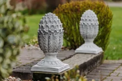 Gartendekoparadies Belle-Ensemble de deux grosses pommes de pin