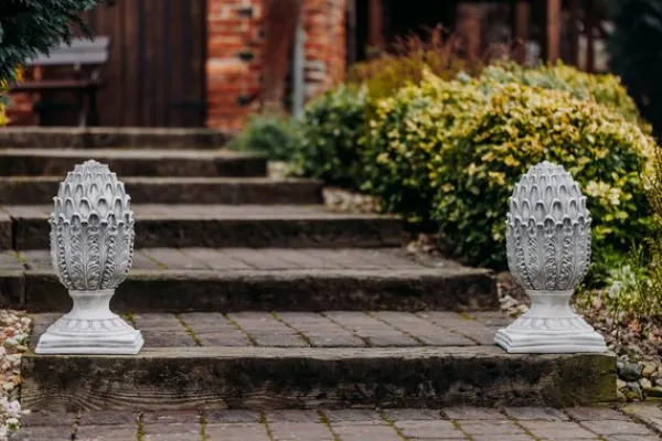 Gartendekoparadies Belle-Ensemble de deux grosses pommes de pin