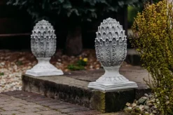 Gartendekoparadies Belle-Ensemble de deux grosses pommes de pin