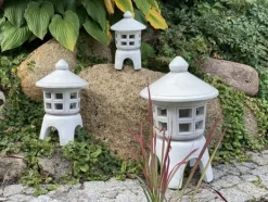 Gartendekoparadies Lanternes En Pierre-Ensemble de trois lanternes japonaises en pierre Oki-gata