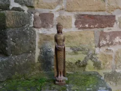 Gartendekoparadies Bouddhas-Figure étroite de Bouddha dans des tons bronze exclusifs