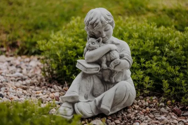 Gartendekoparadies Enfants & Anges-Figurine garçon avec petit chat
