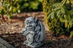 Gartendekoparadies Gargouilles-Gargoyle with Shield