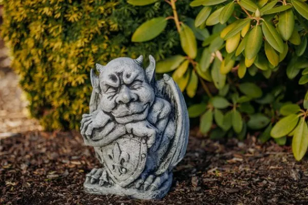 Gartendekoparadies Gargouilles-Gargoyle with Shield