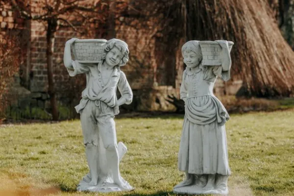Gartendekoparadies Figures & Statues|Jardinières-Garçon comme pilier de fleur