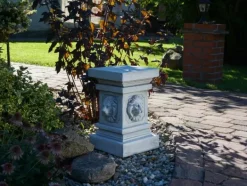 Gartendekoparadies Colonnes & Socles-Grand socle à tête de lion