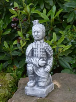Gartendekoparadies Figures & Statues-Guerrier en terre cuite agenouillé
