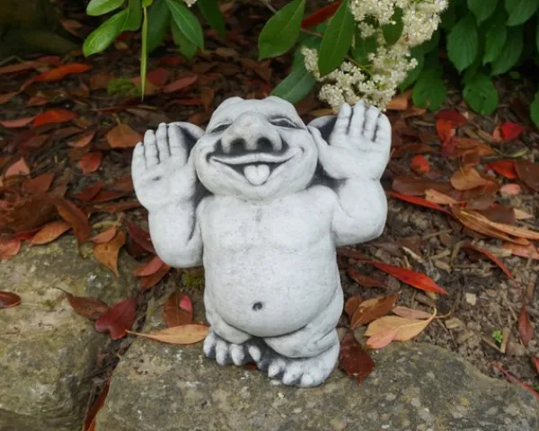 Gartendekoparadies Trolls-Hello, me voici ! : Troll se présente fièrement