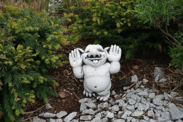 Gartendekoparadies Trolls-Hello, me voici ! : Troll se présente fièrement