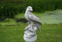 Gartendekoparadies Animaux-Imposant aigle sur socle rond