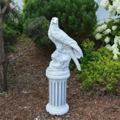 Gartendekoparadies Animaux-Imposant aigle sur socle rond