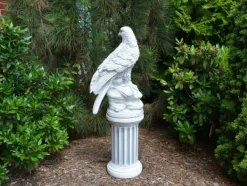 Gartendekoparadies Animaux-Imposant aigle sur socle rond