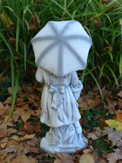 Gartendekoparadies Enfants & Anges-Jeune couple avec parapluie