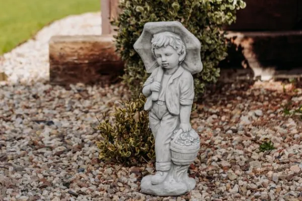 Gartendekoparadies Enfants & Anges-Jeune couple avec parapluie