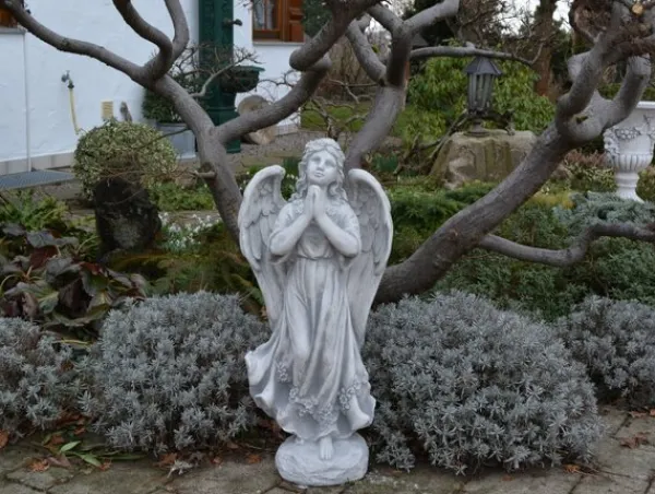 Gartendekoparadies Enfants & Anges-La figure d'ange se tient solidement sur une surface en pierre