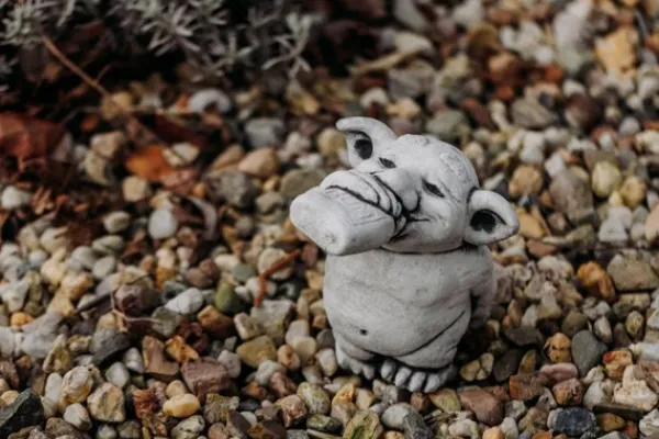 Gartendekoparadies Trolls-Le troll comme un nez de schnaps