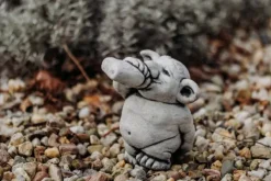 Gartendekoparadies Trolls-Le troll comme un nez de schnaps