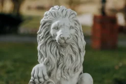 Gartendekoparadies Animaux-Lion avec bouclier sur la patte droite