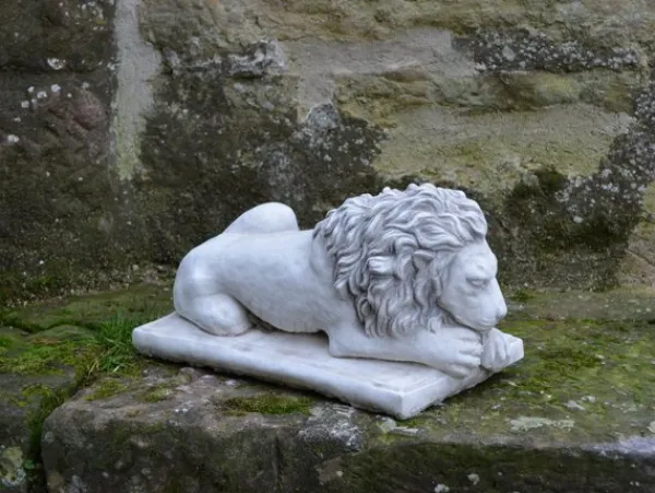 Gartendekoparadies Animaux-Lion couché - tête tout droit