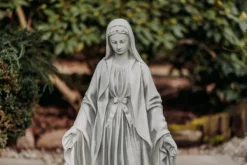 Gartendekoparadies Figures & Statues-L'impressionnante statue de Marie rappelle les modèles historiques