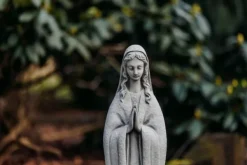 Gartendekoparadies Figures & Statues-Mère Marie moderne