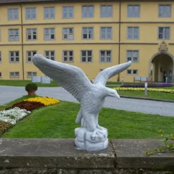 Gartendekoparadies Animaux-Énorme aigle