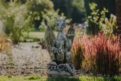 Gartendekoparadies Animaux-Énorme dragon sur un piédestal