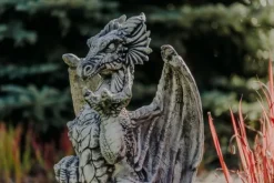 Gartendekoparadies Animaux-Énorme dragon sur un piédestal