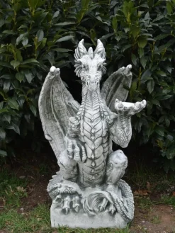 Gartendekoparadies Animaux-Énorme dragon sur un piédestal