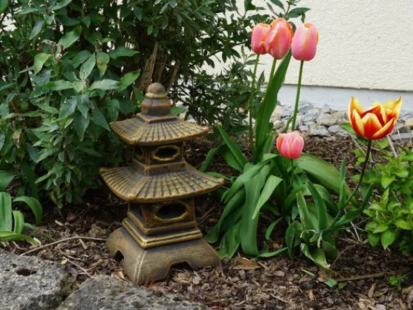 Gartendekoparadies Lanternes En Pierre-Pagode japonaise à huit fenêtres exclusive (or)