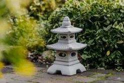 Gartendekoparadies Lanternes En Pierre-Pagode japonaise à huit fenêtres