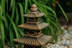 Gartendekoparadies Lanternes En Pierre-Pagode japonaise dans une palette de couleurs exclusive