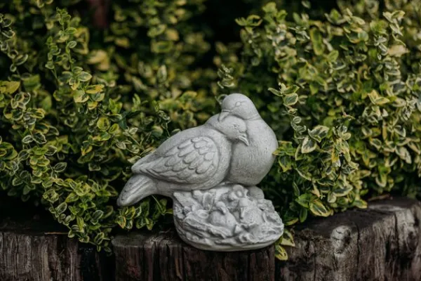Gartendekoparadies Animaux-Paire de pigeons avec progéniture